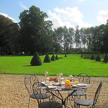 Château De Alojamento de Acomodação e Pequeno-almoço Cleuville