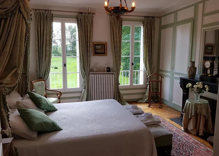 Chateau De Frühstückspension Cleuville